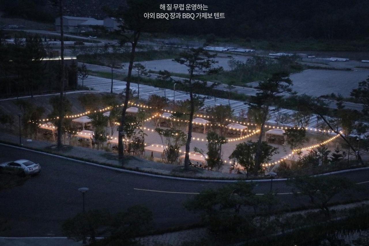 Pine Forest Jeongseon Alpine Resort Exteriör bild